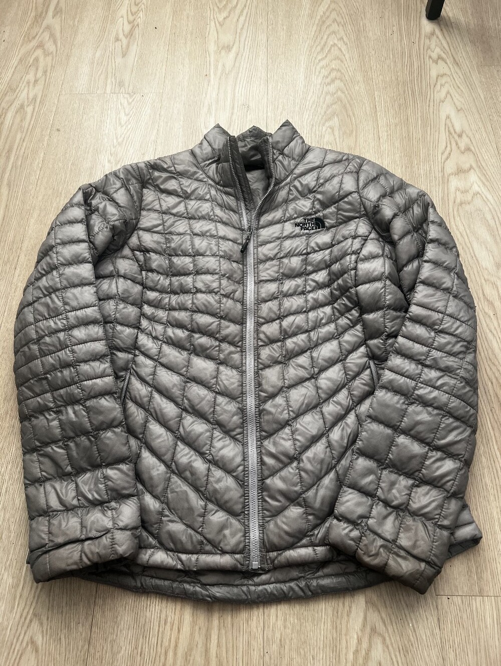 The North Face Womens  Quilted Puffer Jacket - Silver Gray Large